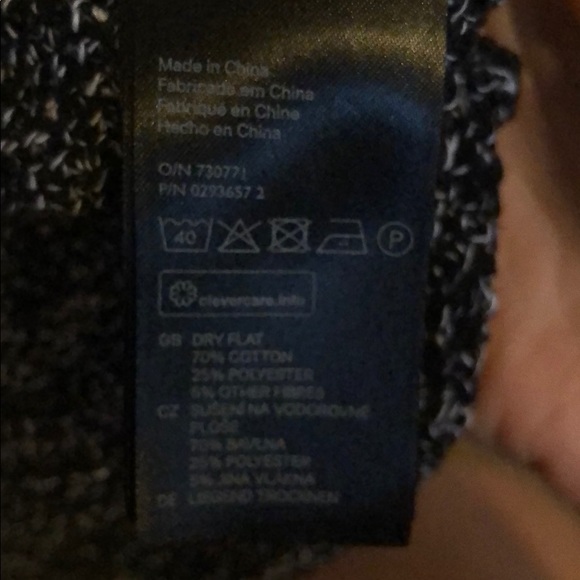 H&M Conscious V Neck Marled Sweater - Picture 8 of 11